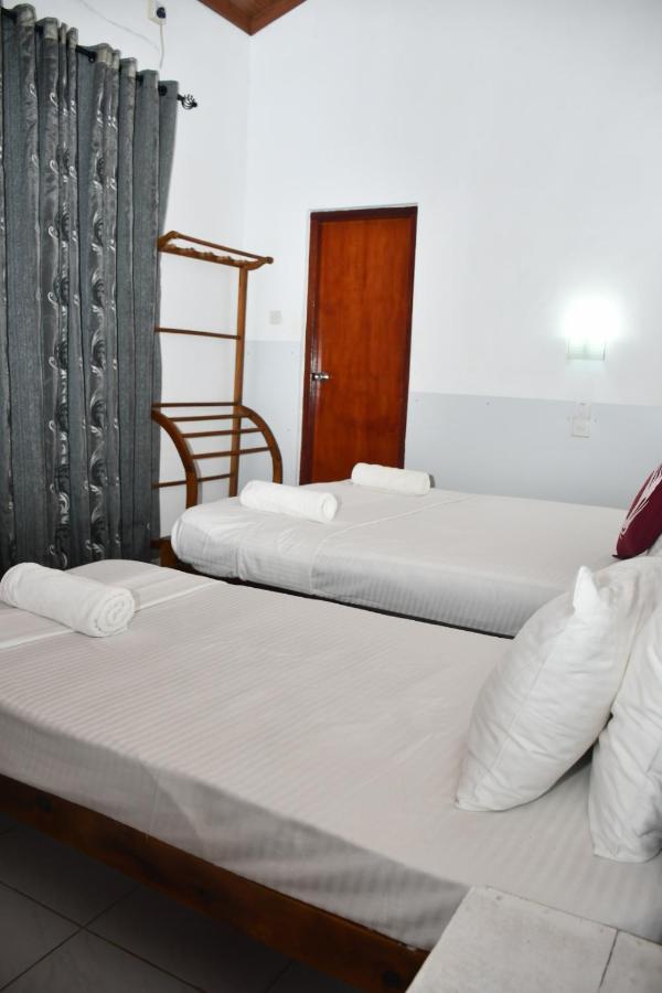 Bright Sunshine Hotel Hikkaduwa Exterior photo